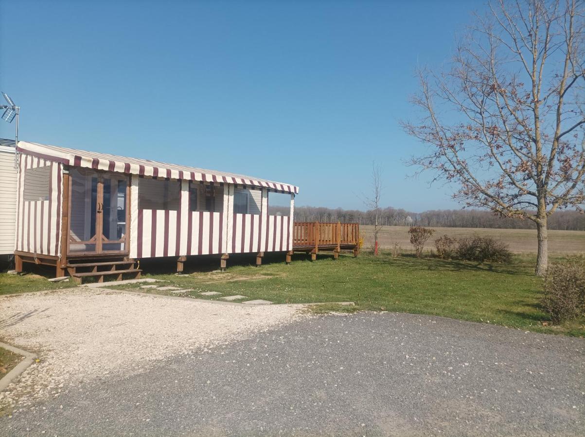Mobil Home Le Galland De Dugny Onzain Kültér fotó